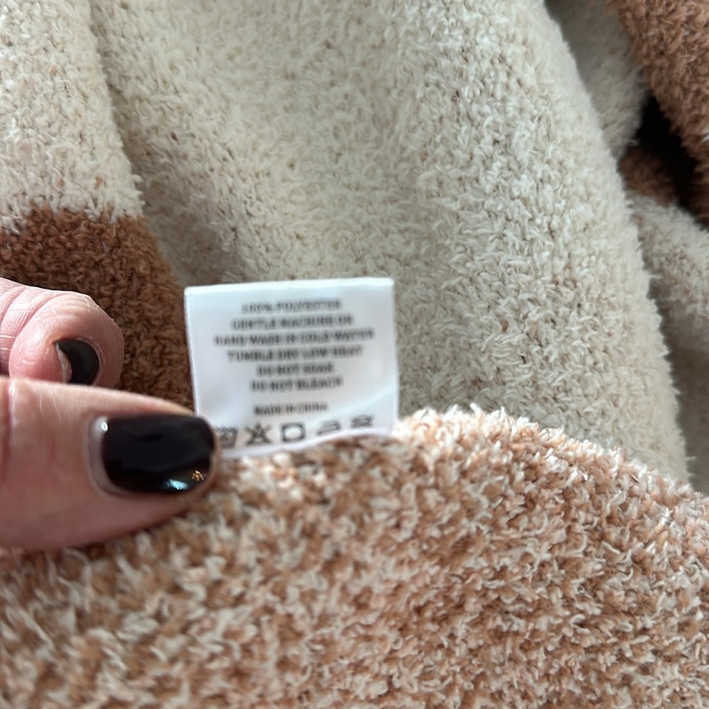 NEW Large Cozy Daisy Blanket - Picture 8 of 8